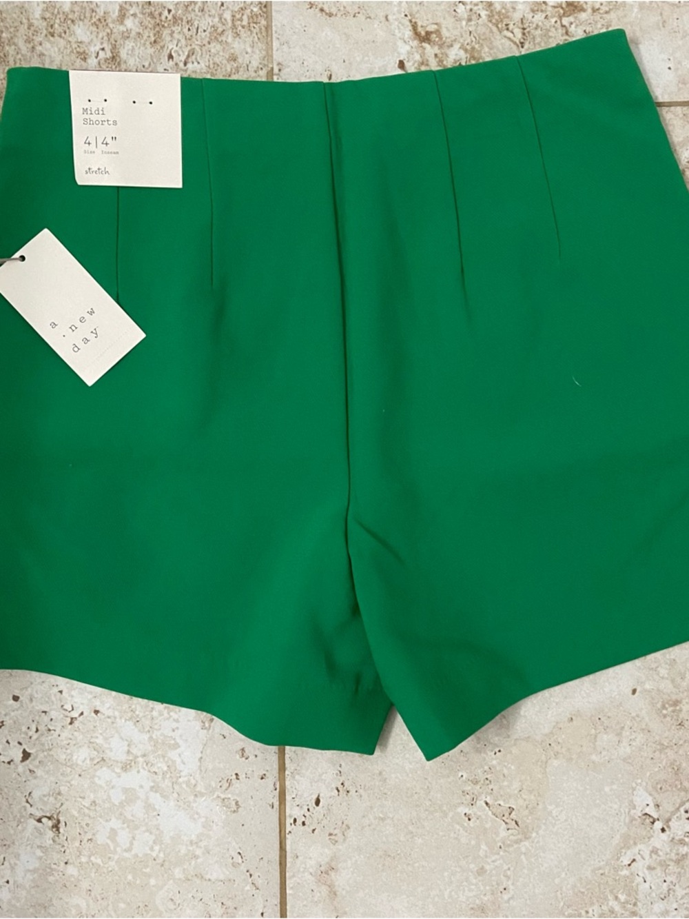 A NEW DAY Bright Green Shorts NWT Stretch Midi Size 4 - Picture 3 of 5